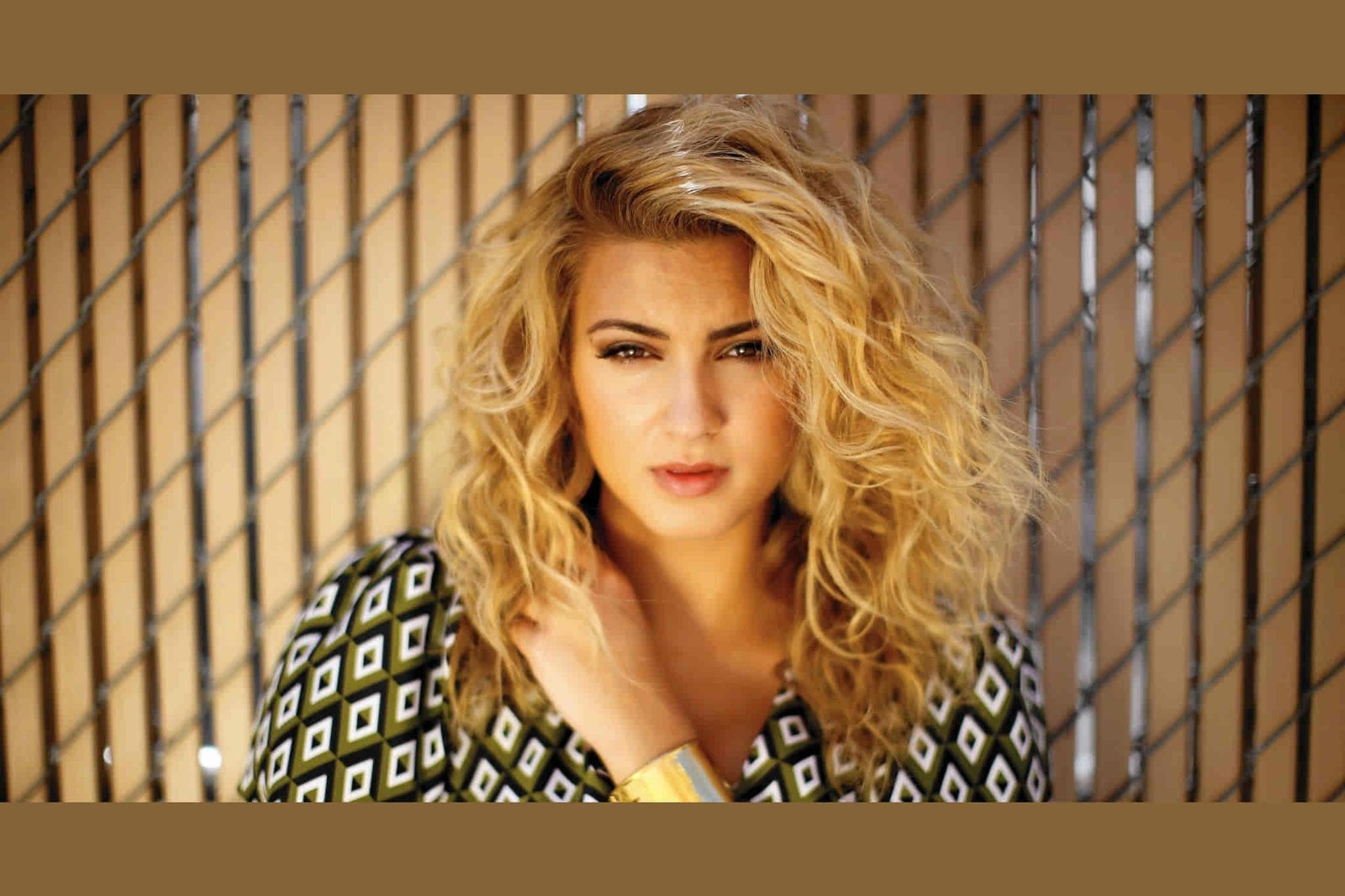 Tori Kelly Biography