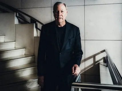 Robert Wilson Biography